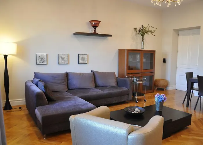 Tresor Barska Apartments