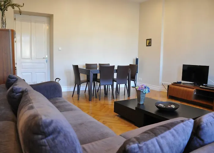 Tresor Barska Apartments